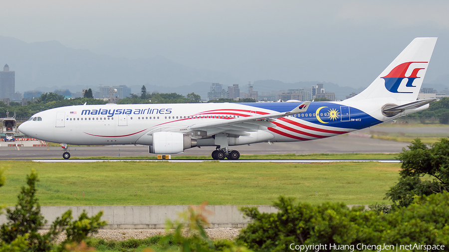 Malaysia Airlines Airbus A330-223 (9M-MTZ) | Photo 646051