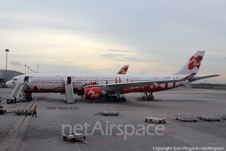 AirAsia X Airbus A330-301 (9M-XAA) | Photo 385561