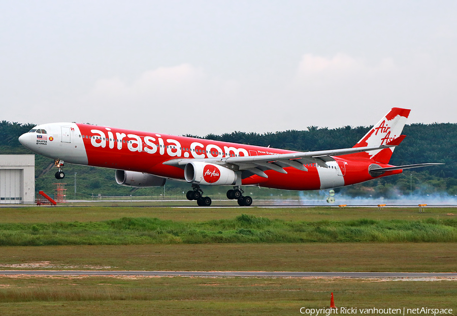 AirAsia X Airbus A330-343E (9M-XBC) | Photo 387160