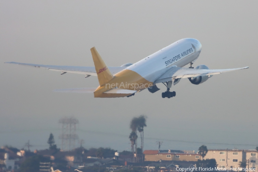Singapore Airlines Cargo Boeing 777-F (9V-DHC) | Photo 655119