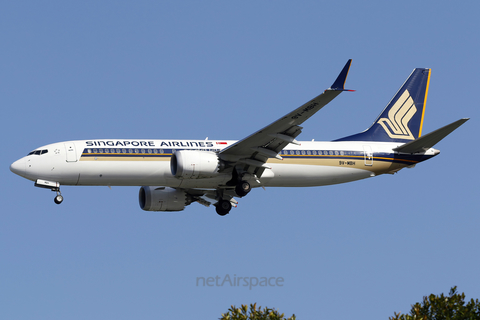 Singapore Airlines Boeing 737-8 MAX (9V-MBH) at  Singapore - Changi, Singapore