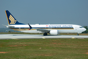 Singapore Airlines Boeing 737-8 MAX (9V-MBM) at  Bangalore - Kempegowda International, India