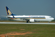 Singapore Airlines Boeing 737-8 MAX (9V-MBM) at  Bangalore - Kempegowda International, India