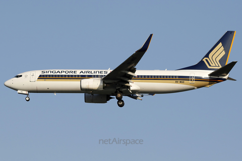 Singapore Airlines Boeing 737-8SA (9V-MGD) at  Singapore - Changi, Singapore