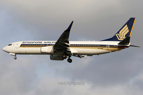 Singapore Airlines Boeing 737-8SA (9V-MGE) at  Singapore - Changi, Singapore