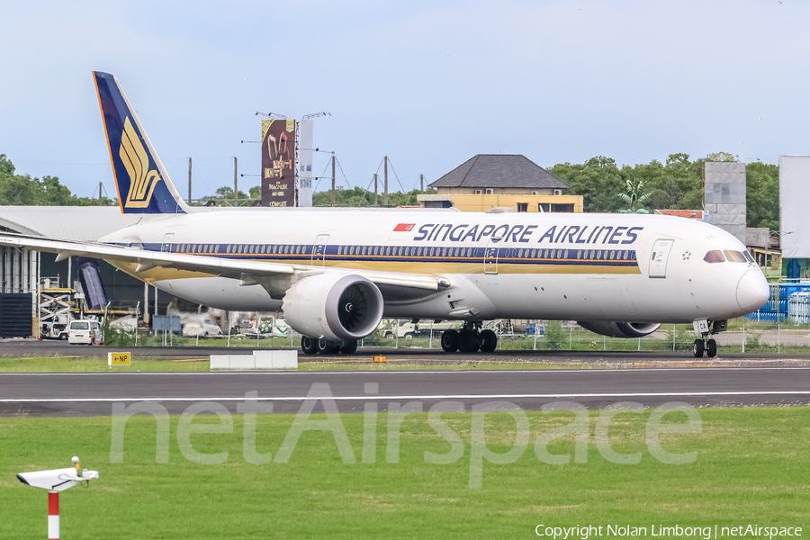 Singapore Airlines Boeing 787-10 Dreamliner (9V-SCA) | Photo 468150