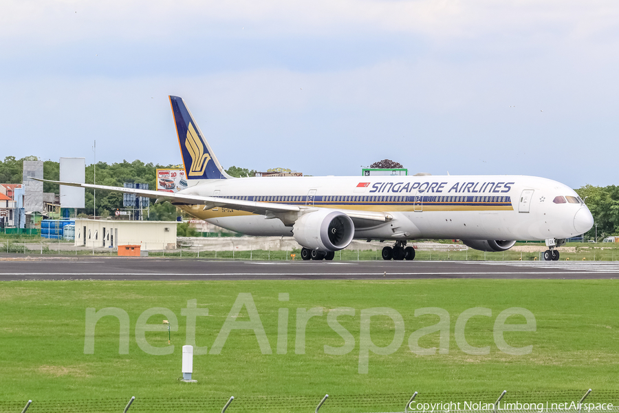 Singapore Airlines Boeing 787-10 Dreamliner (9V-SCA) | Photo 468153