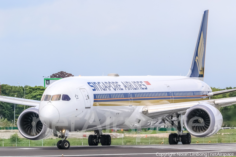 Singapore Airlines Boeing 787-10 Dreamliner (9V-SCA) | Photo 468155