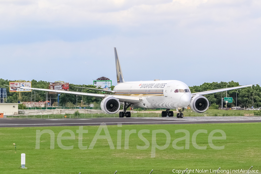 Singapore Airlines Boeing 787-10 Dreamliner (9V-SCA) | Photo 468157