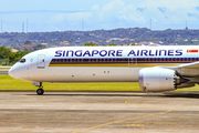 Singapore Airlines Boeing 787-10 Dreamliner (9V-SCC) at  Denpasar/Bali - Ngurah Rai International, Indonesia