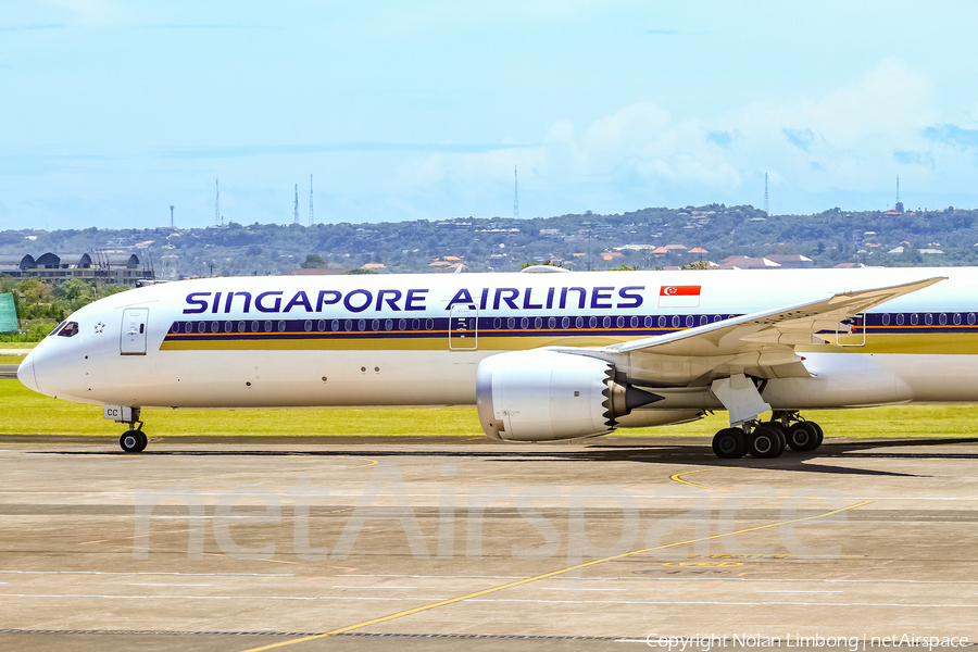 Singapore Airlines Boeing 787-10 Dreamliner (9V-SCC) | Photo 437959