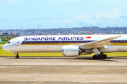 Singapore Airlines Boeing 787-10 Dreamliner (9V-SCC) at  Denpasar/Bali - Ngurah Rai International, Indonesia