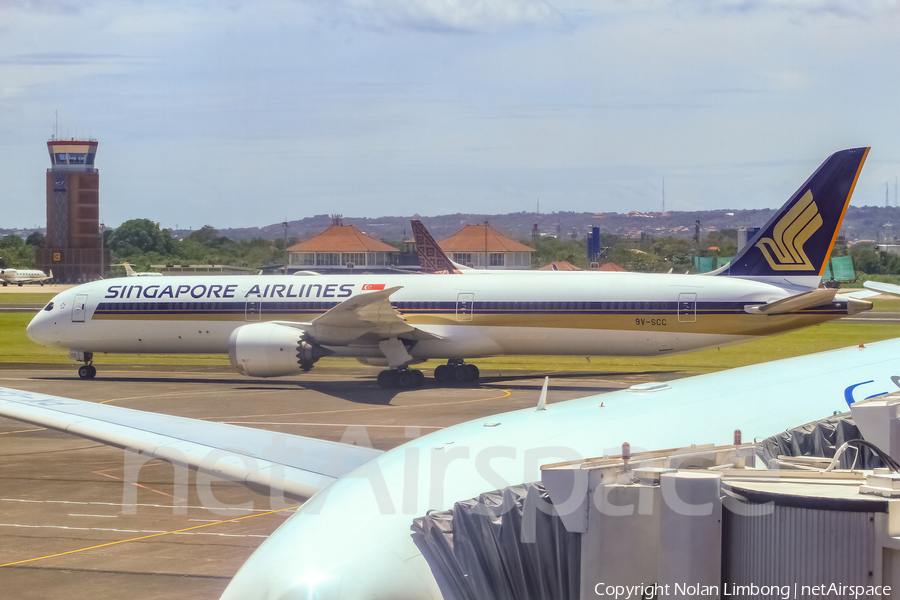 Singapore Airlines Boeing 787-10 Dreamliner (9V-SCC) | Photo 437960