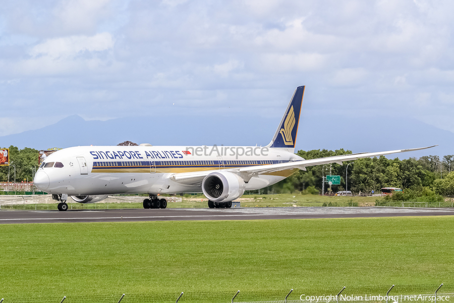 Singapore Airlines Boeing 787-10 Dreamliner (9V-SCE) | Photo 499661
