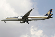 Singapore Airlines Boeing 787-10 Dreamliner (9V-SCF) at  Singapore - Changi, Singapore