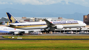 Singapore Airlines Boeing 787-10 Dreamliner (9V-SCJ) at  Taipei - Taoyuan, Taiwan