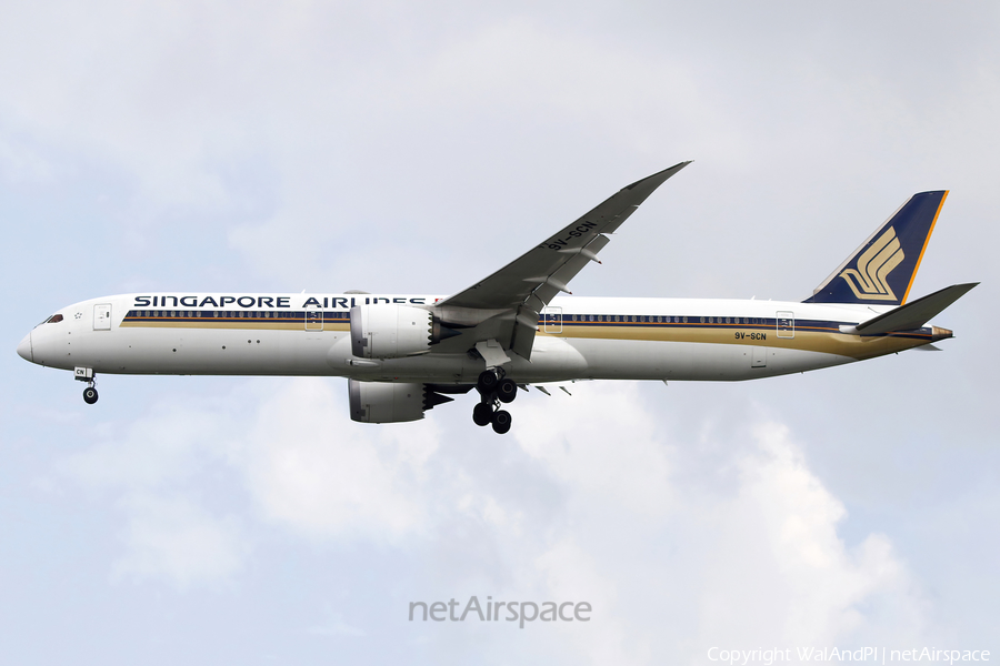 Singapore Airlines Boeing 787-10 Dreamliner (9V-SCN) | Photo 616304