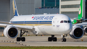 Singapore Airlines Boeing 787-10 Dreamliner (9V-SCP) at  Taipei - Taoyuan, Taiwan