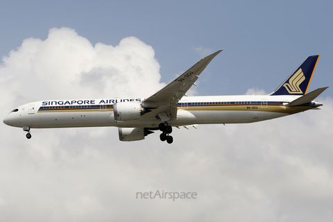 Singapore Airlines Boeing 787-10 Dreamliner (9V-SCU) at  Singapore - Changi, Singapore