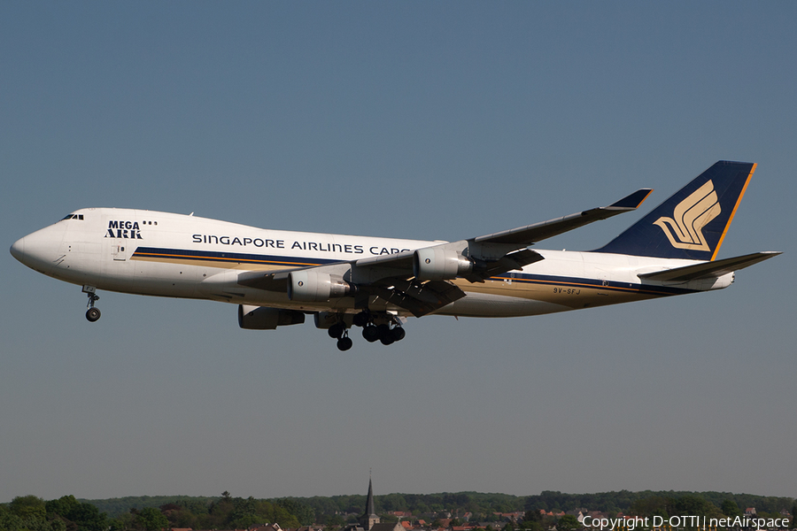 Singapore Airlines Cargo Boeing 747-412F (9V-SFJ) | Photo 199842
