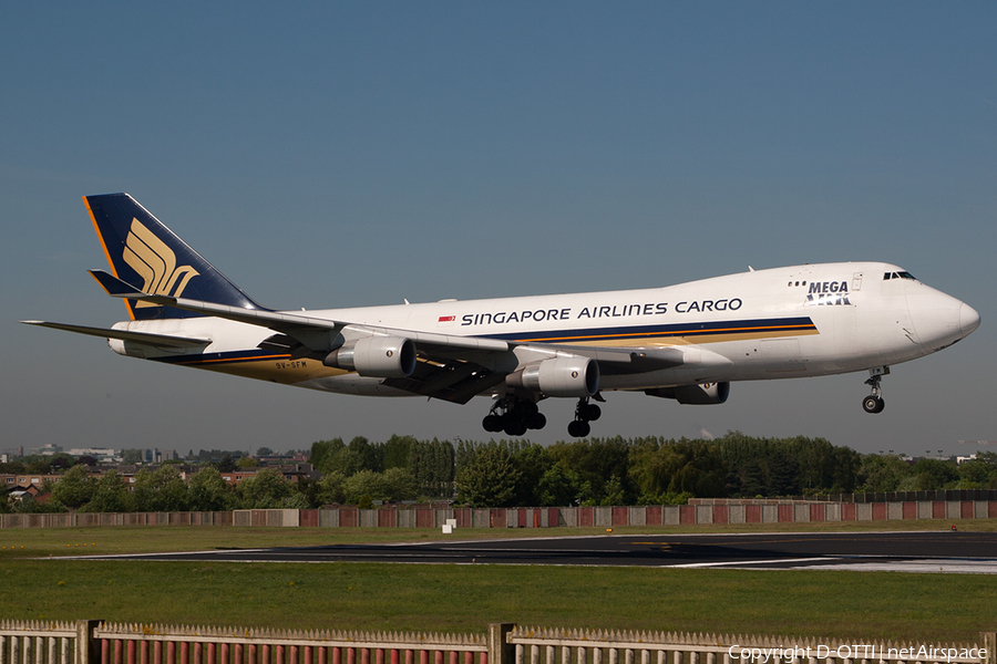 Singapore Airlines Cargo Boeing 747-412F (9V-SFM) | Photo 199763