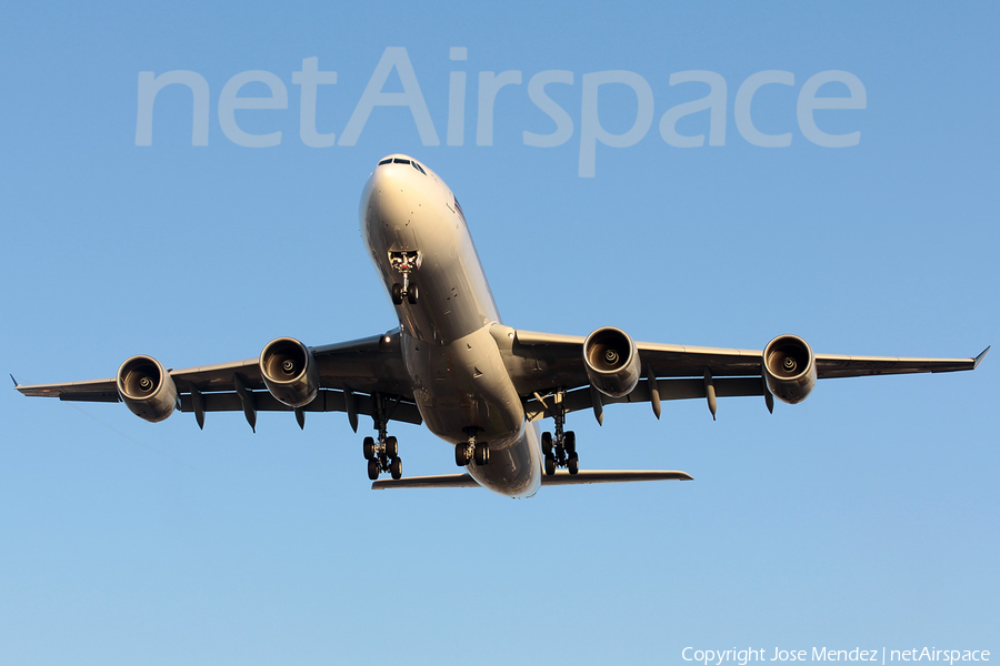 Singapore Airlines Airbus A340-541 (9V-SGD) | Photo 72349