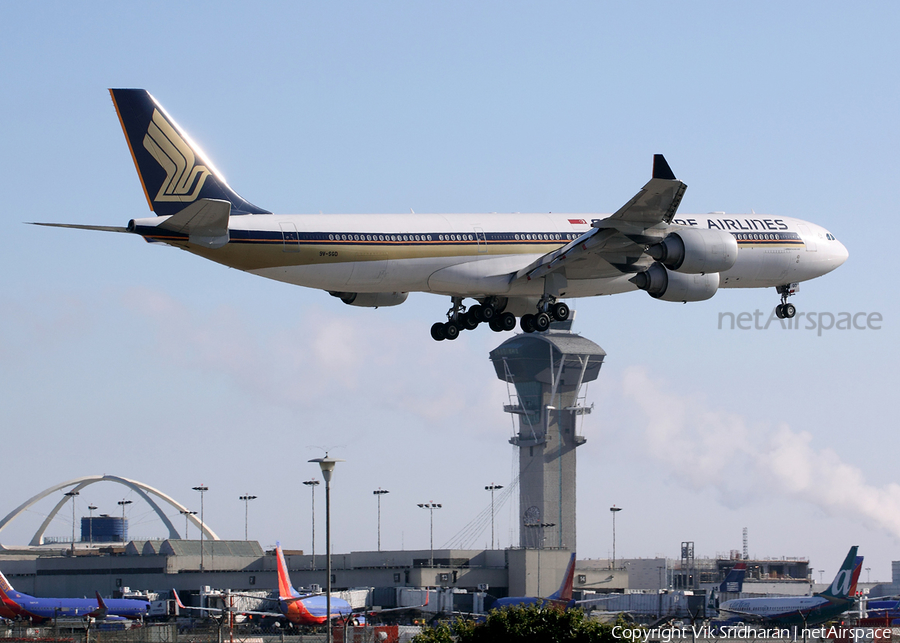 Singapore Airlines Airbus A340-541 (9V-SGD) | Photo 8195