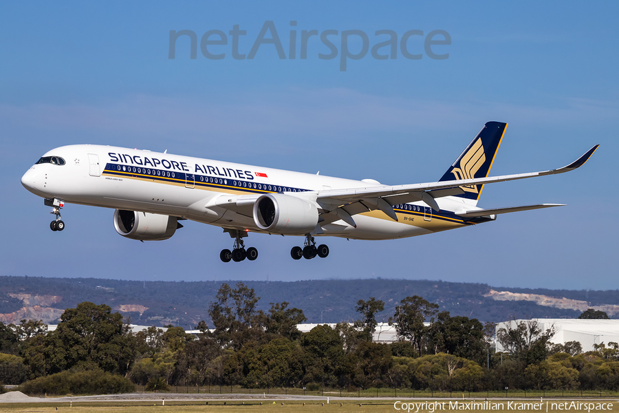 Singapore Airlines Airbus A350-941 (9V-SHE) | Photo 391696