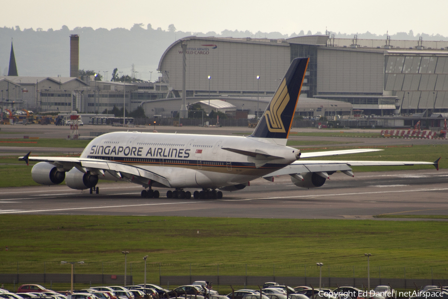Singapore Airlines Airbus A380-841 (9V-SKC) | Photo 7090