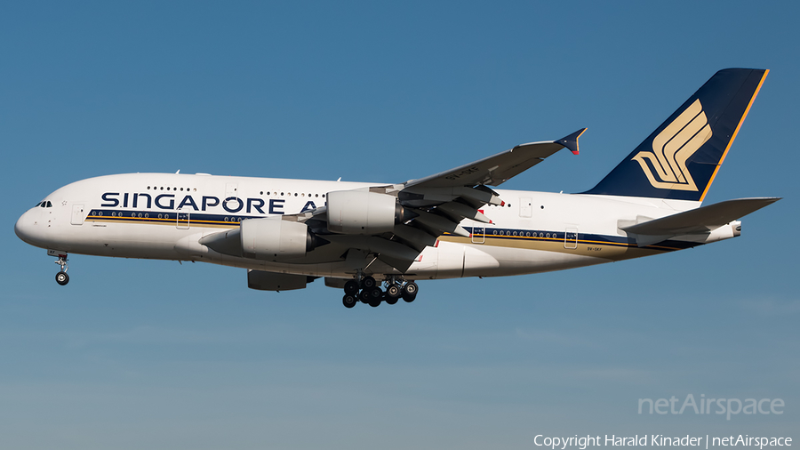 Singapore Airlines Airbus A380-841 (9V-SKF) | Photo 358281