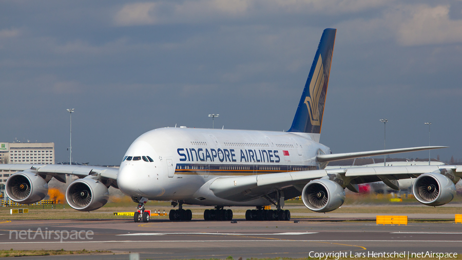 Singapore Airlines Airbus A380-841 (9V-SKF) | Photo 288746