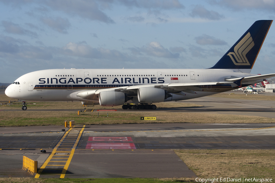 Singapore Airlines Airbus A380-841 (9V-SKG) | Photo 216786