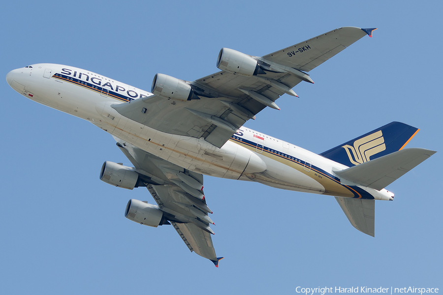 Singapore Airlines Airbus A380-841 (9V-SKH) | Photo 290066
