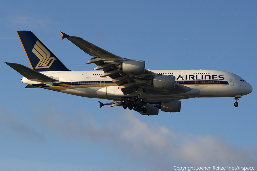 Singapore Airlines Airbus A380-841 (9V-SKH) | Photo 49781