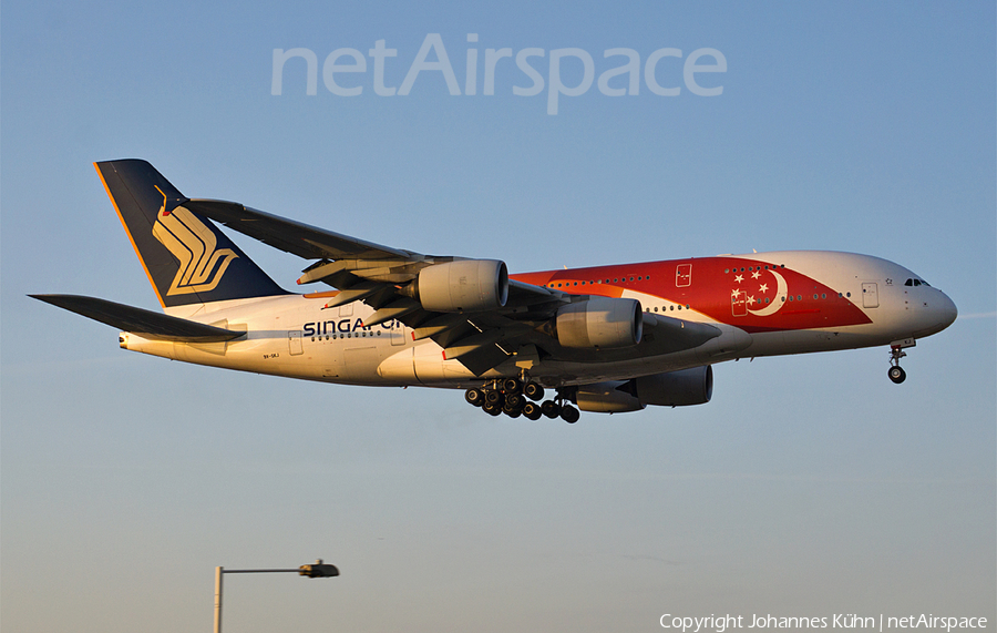 Singapore Airlines Airbus A380-841 (9V-SKJ) | Photo 143523