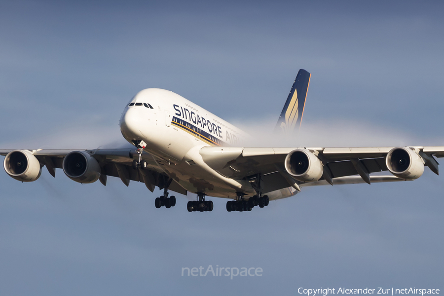 Singapore Airlines Airbus A380-841 (9V-SKK) | Photo 118952