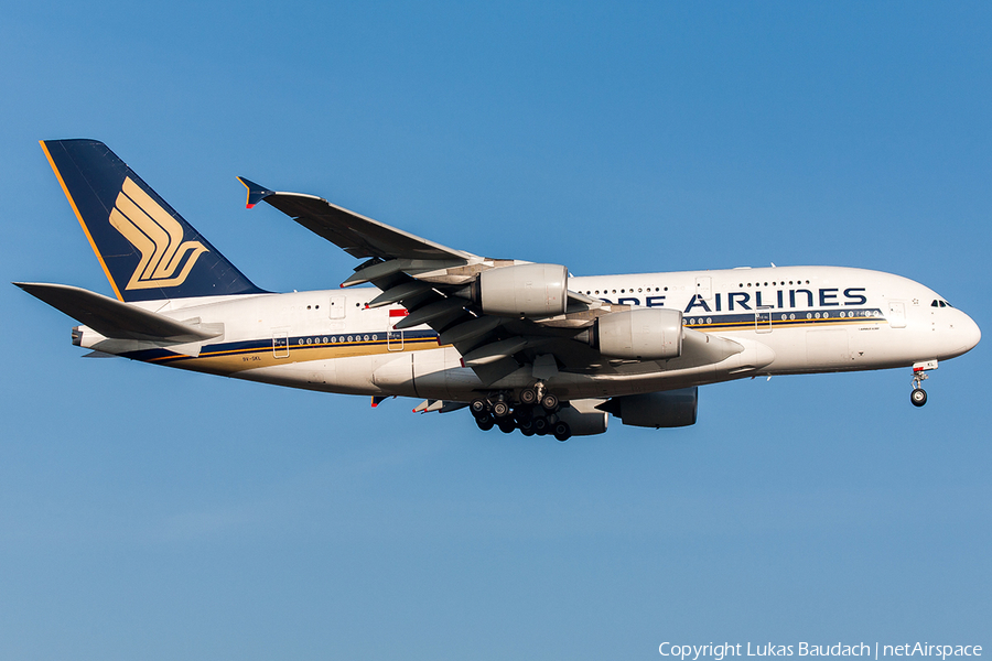 Singapore Airlines Airbus A380-841 (9V-SKL) | Photo 68503