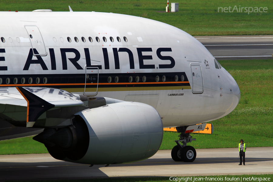 Singapore Airlines Airbus A380-841 (9V-SKL) | Photo 9555
