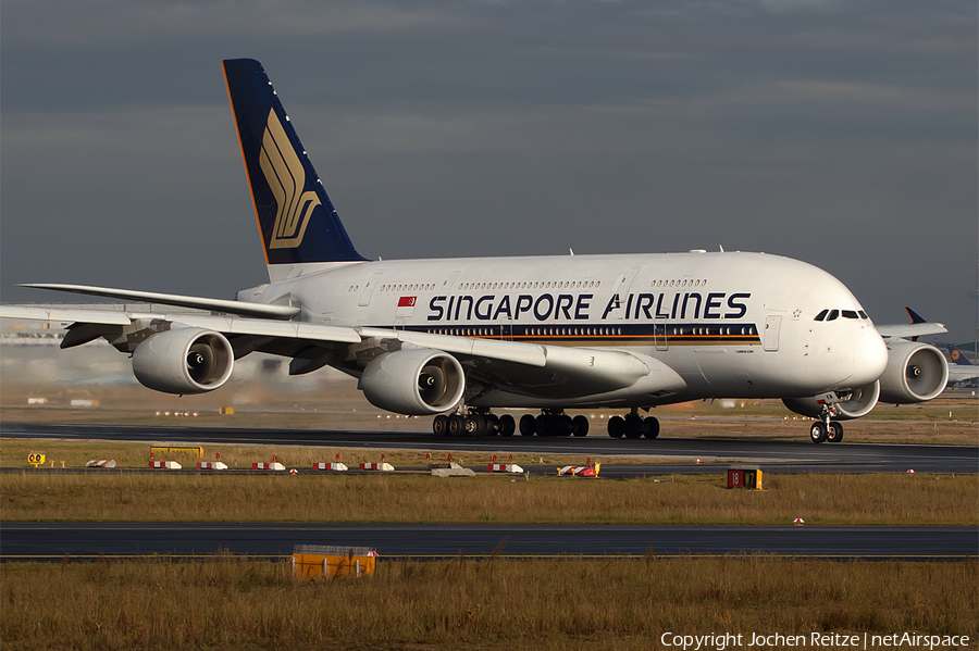 Singapore Airlines Airbus A380-841 (9V-SKM) | Photo 35625