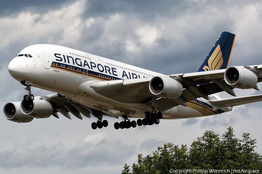 Singapore Airlines Airbus A380-841 (9V-SKM) | Photo 194165