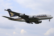 Singapore Airlines Airbus A380-841 (9V-SKM) at  London - Heathrow, United Kingdom