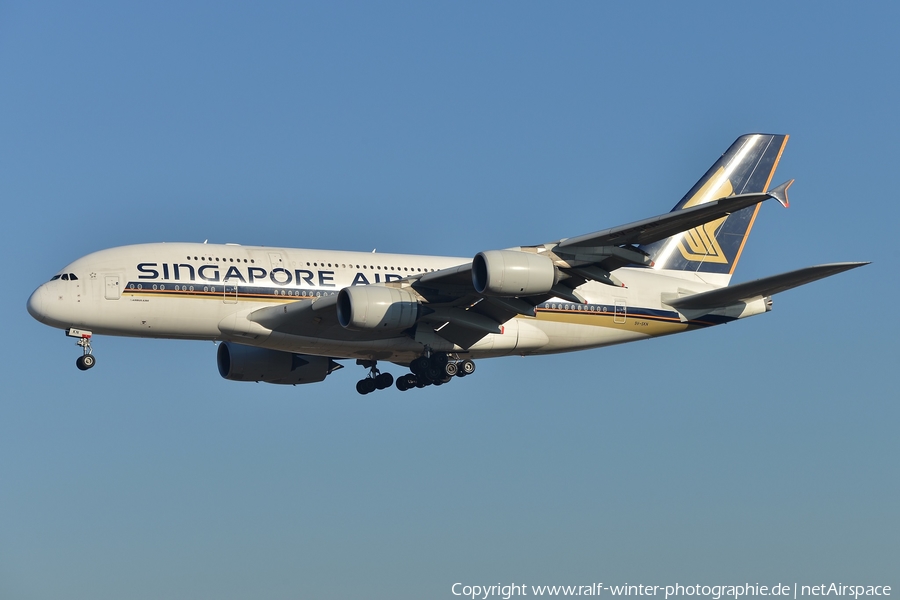 Singapore Airlines Airbus A380-841 (9V-SKN) | Photo 453086