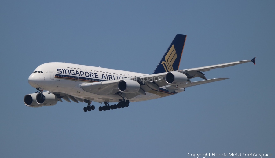 Singapore Airlines Airbus A380-841 (9V-SKN) | Photo 326612