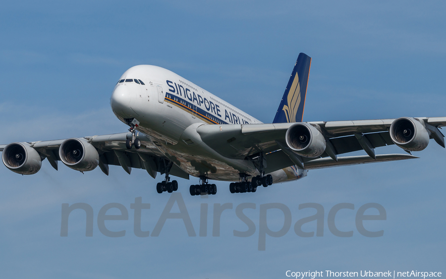 Singapore Airlines Airbus A380-841 (9V-SKP) | Photo 185274