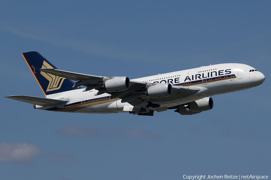 Singapore Airlines Airbus A380-841 (9V-SKR) | Photo 107470