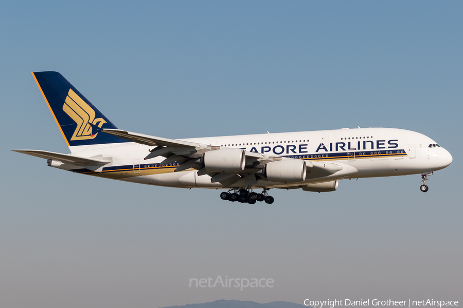 Singapore Airlines Airbus A380-841 (9V-SKR) | Photo 121742