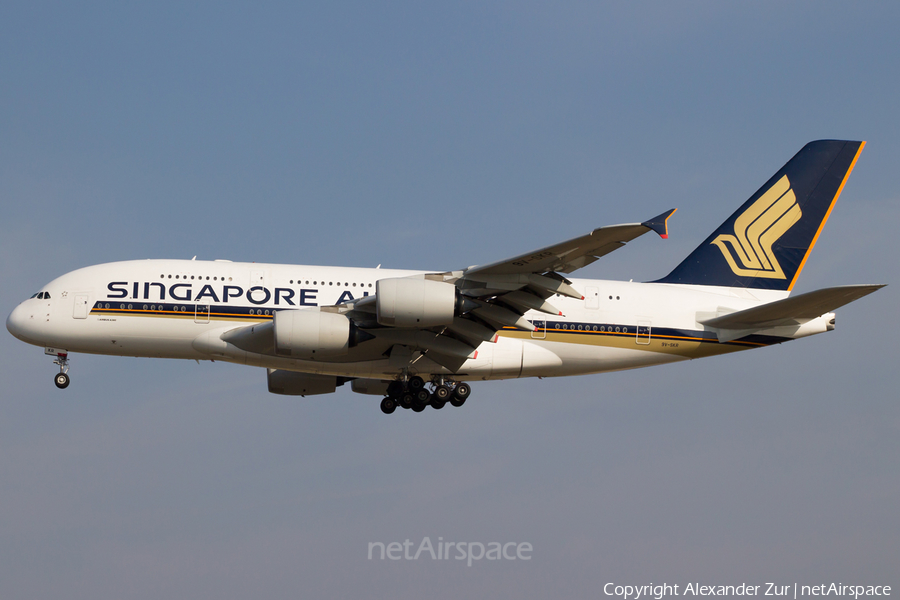Singapore Airlines Airbus A380-841 (9V-SKR) | Photo 125784