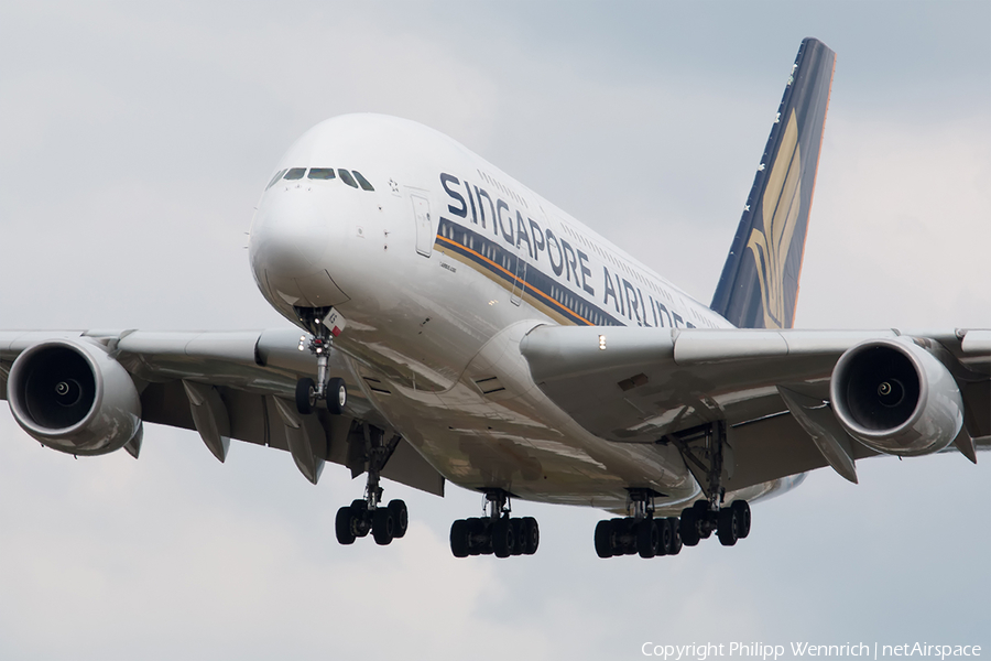 Singapore Airlines Airbus A380-841 (9V-SKS) | Photo 193947