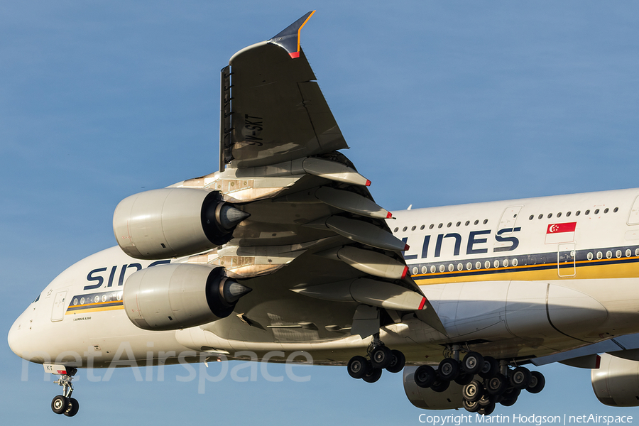 Singapore Airlines Airbus A380-841 (9V-SKT) | Photo 131283