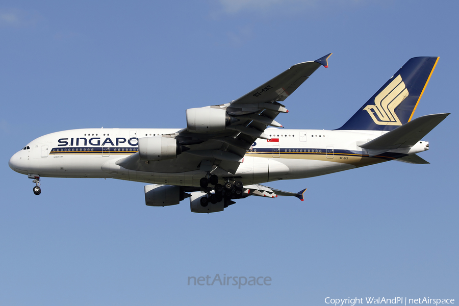 Singapore Airlines Airbus A380-841 (9V-SKT) | Photo 612836